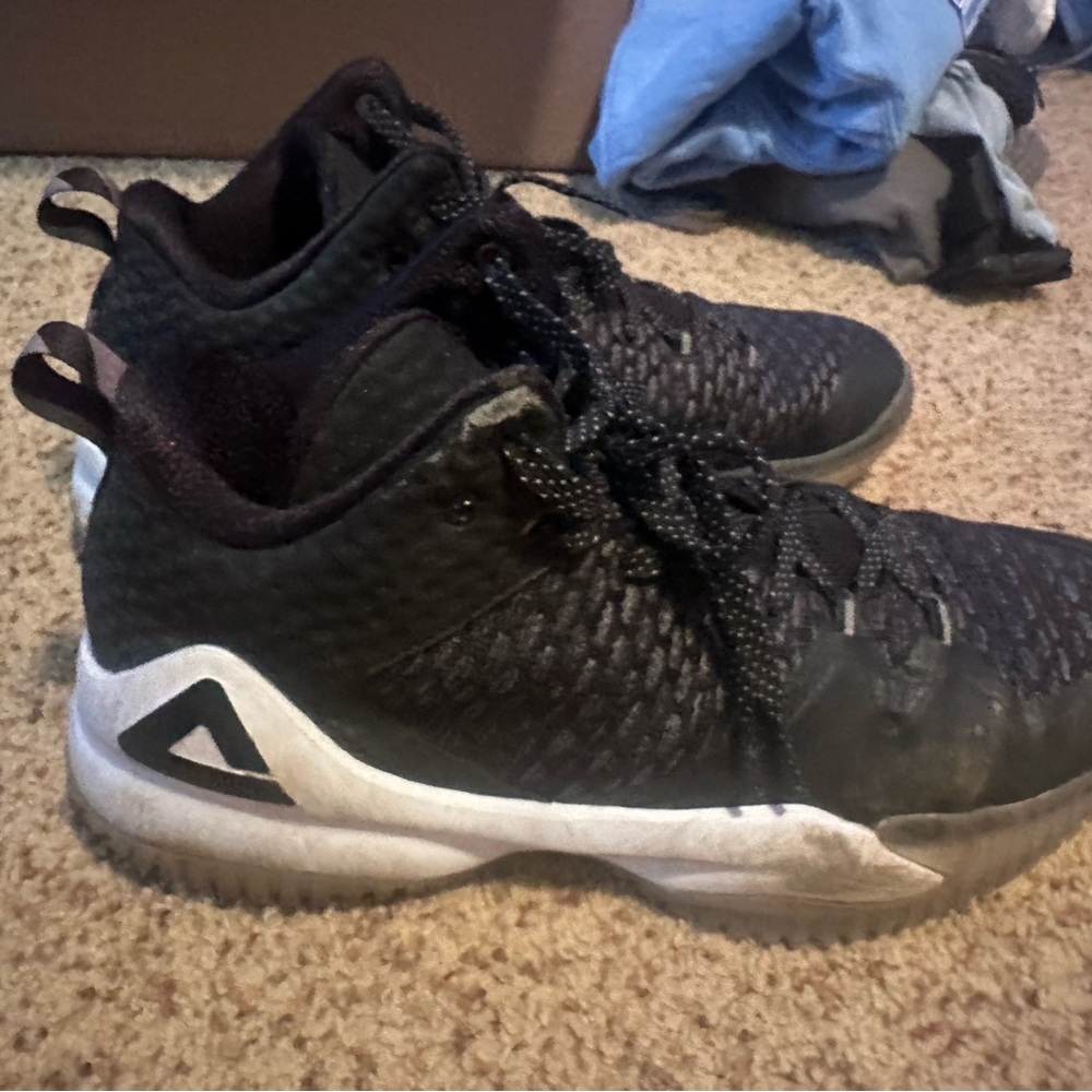Men's Black Athletic Shoes